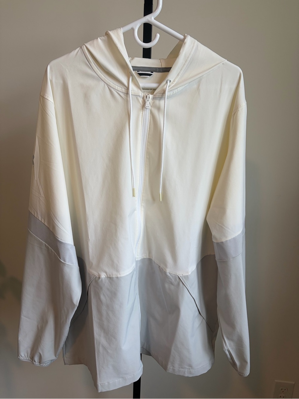 Under Armour Women’s XXL Hooded Windbreaker Jacket Cream Gray Full Zip - Picture 2 of 9